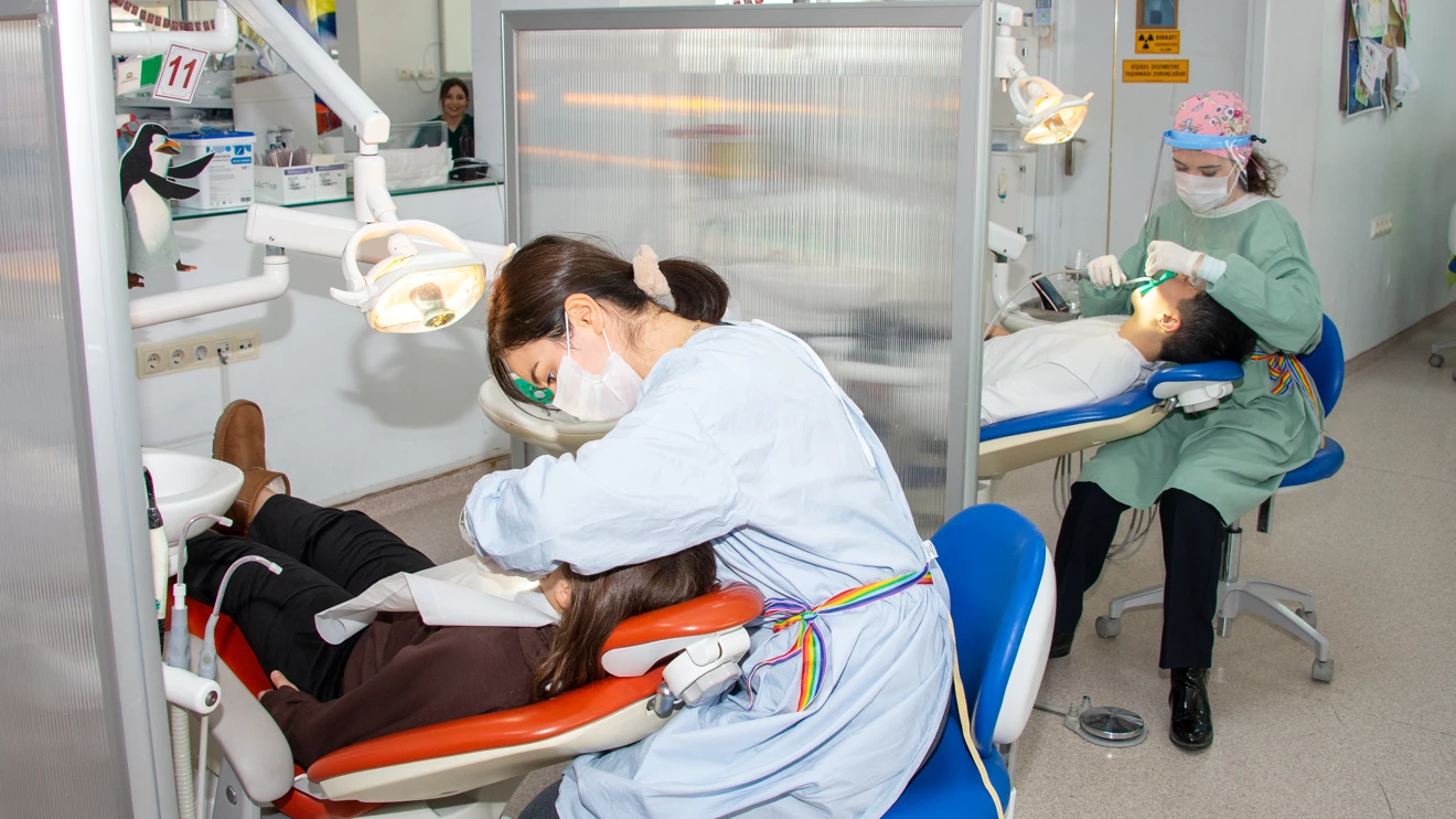 Diş Hekimliği Fakültesinde ilk muayeneler randevusuz yapılıyor